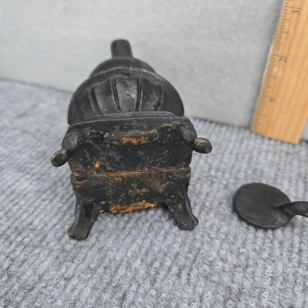 Cast Iron Miniature Dollhouse Pot Belly Stove with cover - Picture 5 of 5